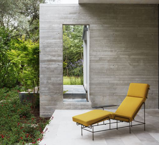 Chaise Loungue Traffic